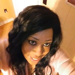 Meet your Posher, Evette